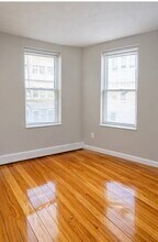 65 Shawmut St, Unit 2 in Chelsea, MA - Building Photo - Building Photo
