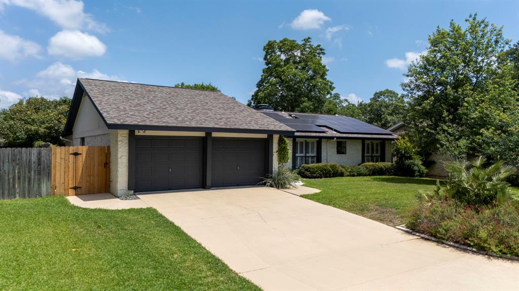 2404 Coral Ridge Cir in Austin, TX - Building Photo