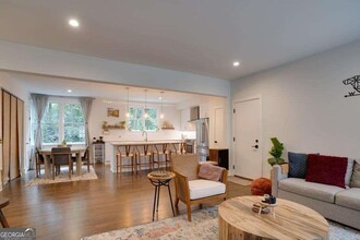 68 Peachtree Memorial Dr NW in Atlanta, GA - Building Photo - Building Photo