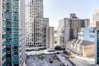 101 W End Ave in New York, NY - Building Photo - Building Photo