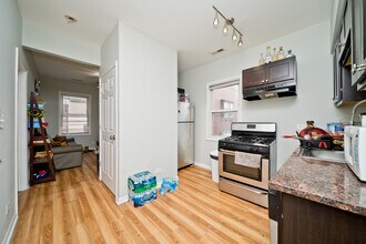 1431 W Flournoy St in Chicago, IL - Building Photo - Building Photo