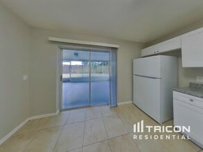 10435 Blackmore Dr in Tampa, FL - Building Photo - Building Photo