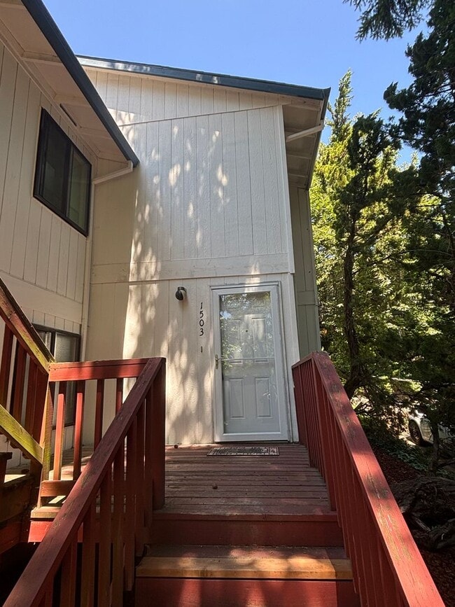 property at 1507-1507 SW Evans St
