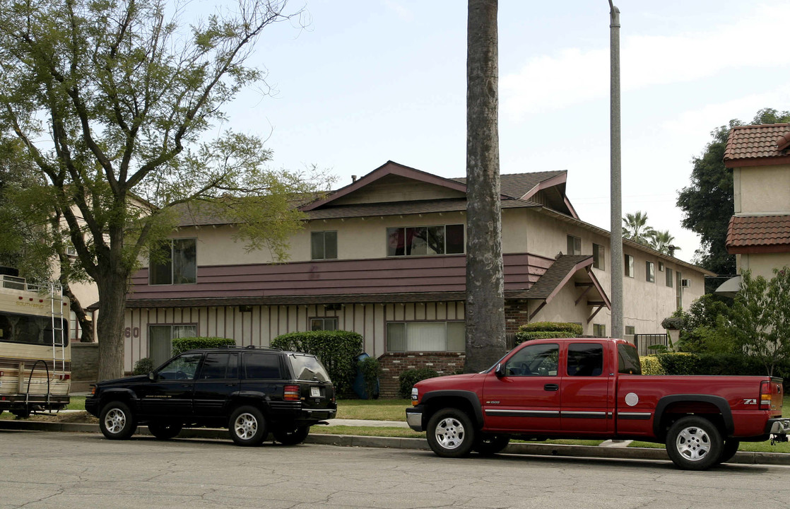 160 E Center St in Covina, CA - Foto de edificio