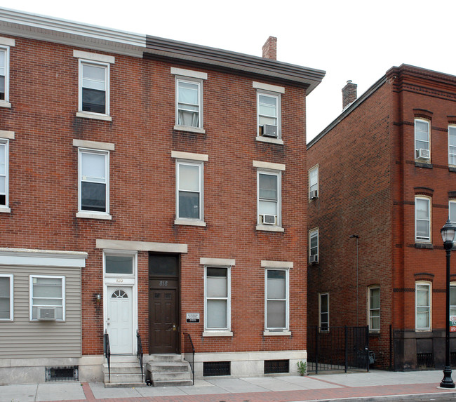 818 Dekalb St in Norristown, PA - Building Photo - Building Photo