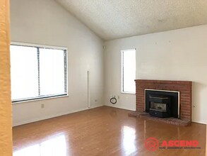 3721 Rockcastle Dr in Bakersfield, CA - Building Photo - Building Photo