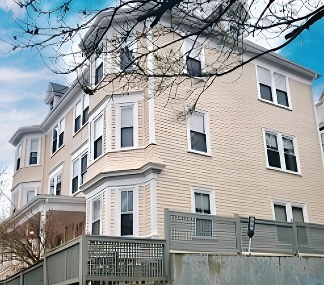 71 Boylston St, Unit 1