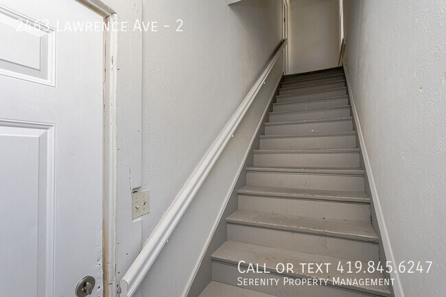 2463 Lawrence Ave in Toledo, OH - Building Photo - Building Photo