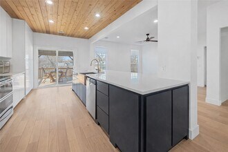 110 SE G Ct in Bentonville, AR - Building Photo - Building Photo