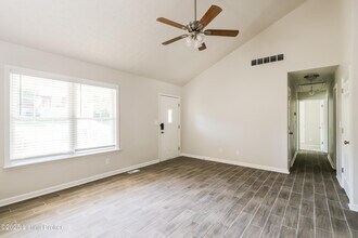 11418 Reality Trail in Louisville, KY - Building Photo - Building Photo