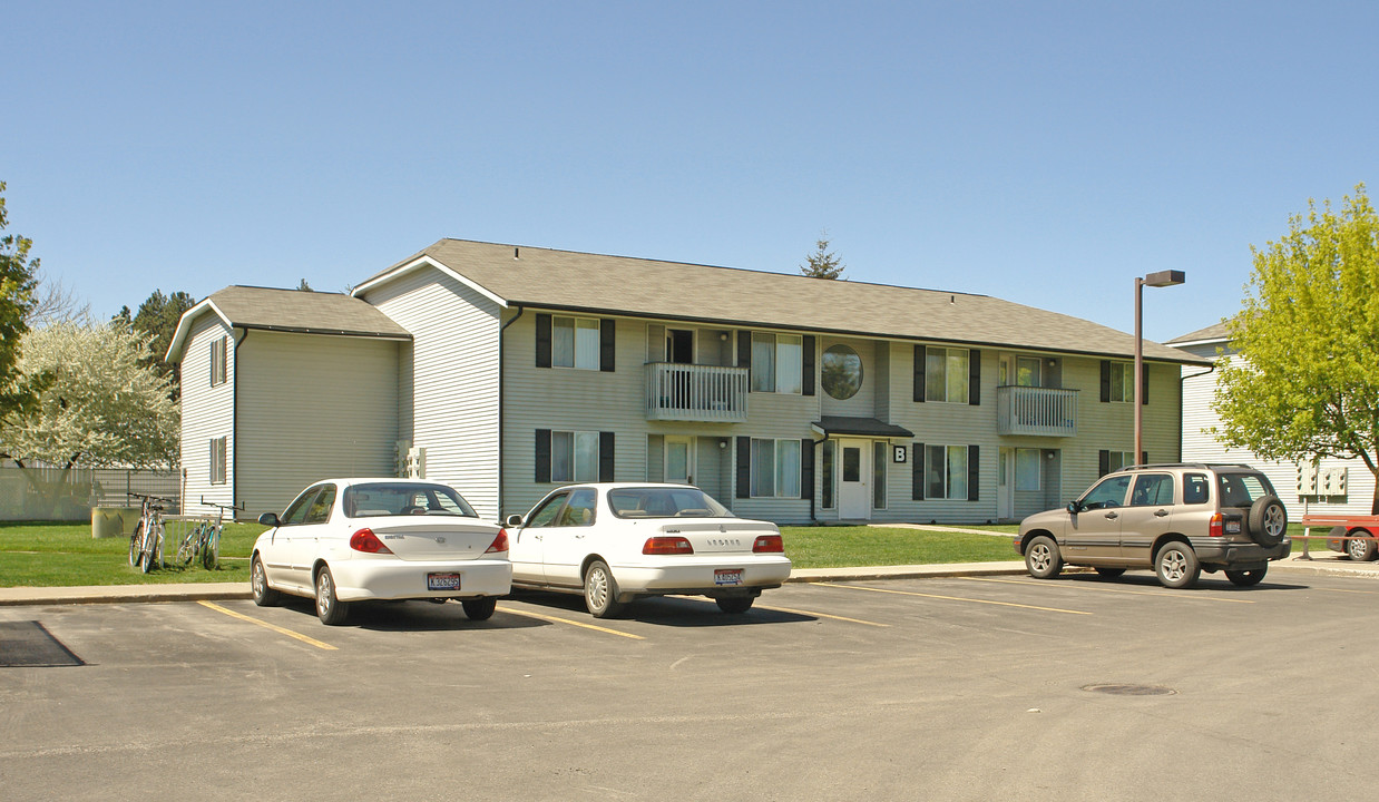 Matthews in Hayden, ID - Foto de edificio