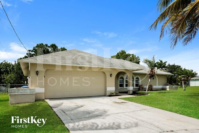 2225 Tropicana Parkway W in Cape Coral, FL - Building Photo - Building Photo