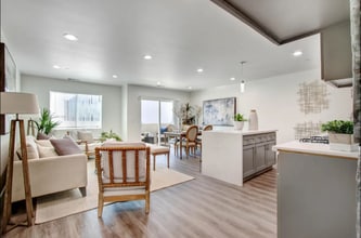 1115 E Artesia Blvd in Long Beach, CA - Foto de edificio - Building Photo