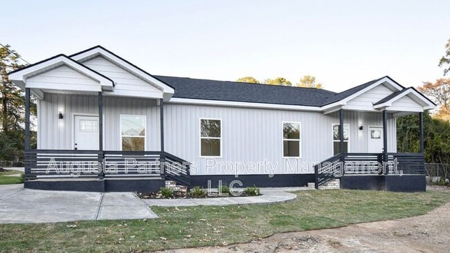 property at 2122 Circular Dr