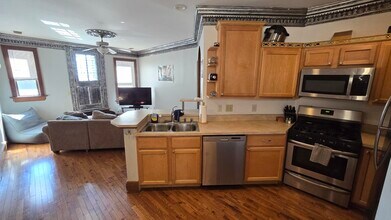 906 S 5th St in Milwaukee, WI - Building Photo - Building Photo