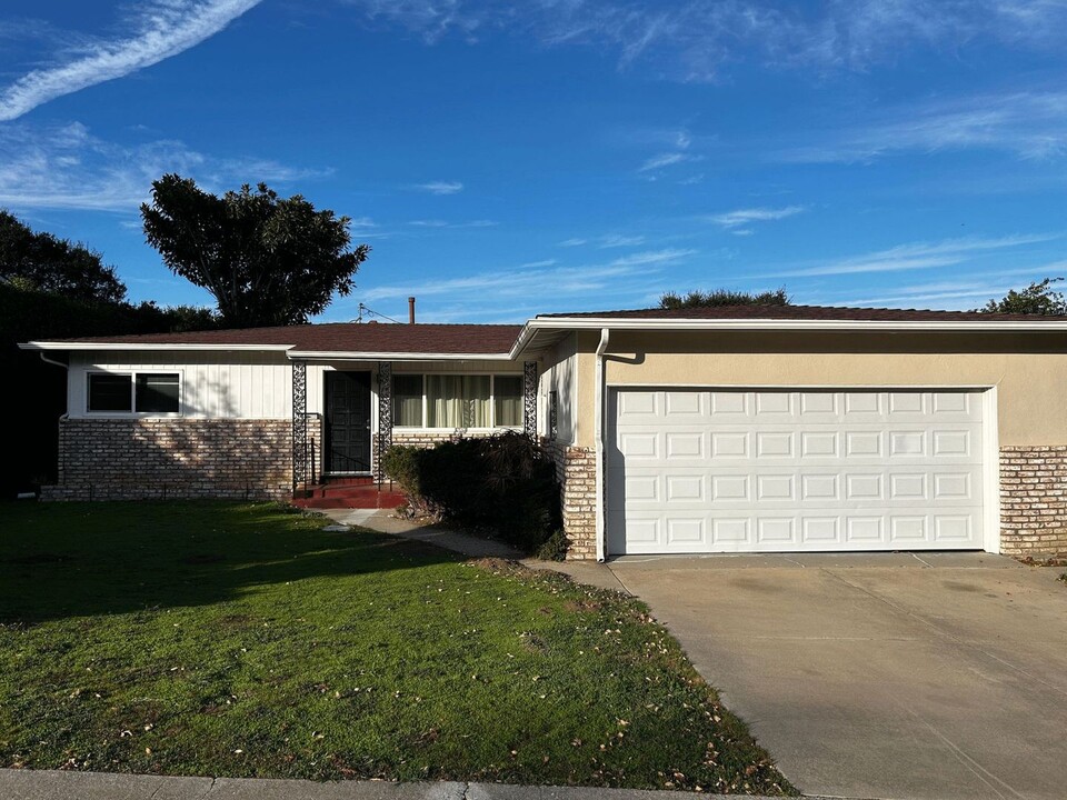 446 Luneta Dr in San Luis Obispo, CA - Building Photo