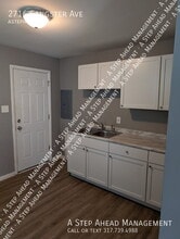 2716 Sangster Ave in Indianapolis, IN - Foto de edificio - Building Photo