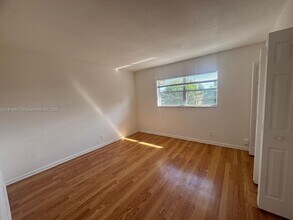 4820 NW 9th Dr in Plantation, FL - Building Photo - Building Photo