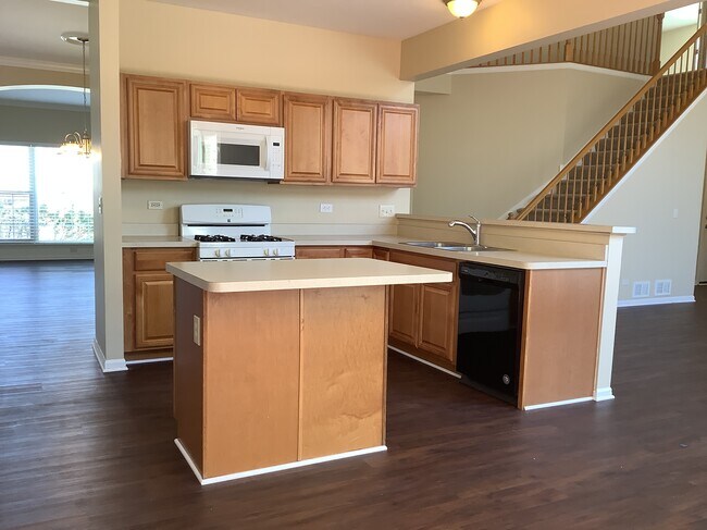 630 Regal Ln in Algonquin, IL - Foto de edificio - Building Photo