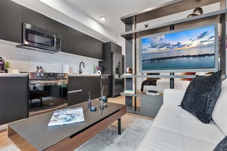 398 NE 5th St in Miami, FL - Foto de edificio - Building Photo