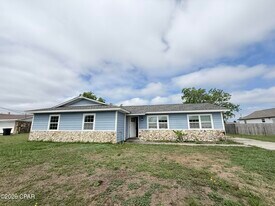 175 N Berthe Ave in Panama City, FL - Building Photo