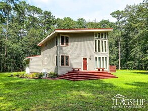 1228 Forest Acres Dr in Greenville, NC - Building Photo - Building Photo