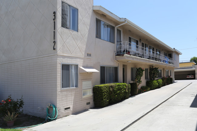 3112 Bagley Ave in Los Angeles, CA - Building Photo - Building Photo