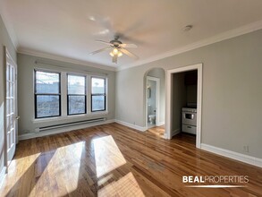4614 N Paulina St in Chicago, IL - Foto de edificio - Building Photo