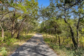 1302 Wild Basin Ledge-Unit -B849.207 in Austin, TX - Foto de edificio - Building Photo