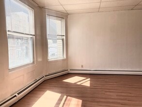 520 N 3rd St in East Newark, NJ - Building Photo - Building Photo