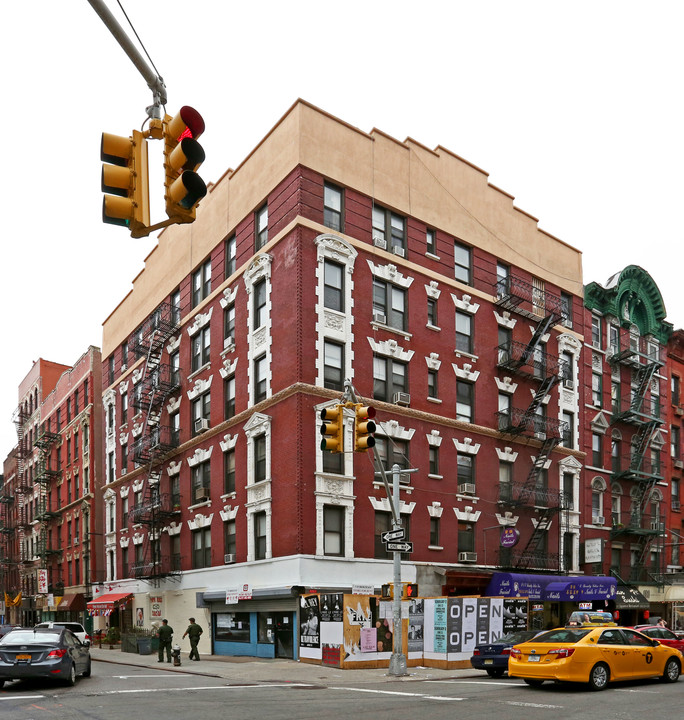 371-373 Broome St in New York, NY - Building Photo