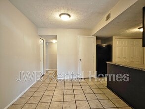 7201 Arlington Expy in Jacksonville, FL - Building Photo - Building Photo