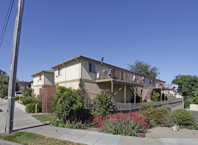 California Pride in Salinas, CA - Foto de edificio - Building Photo