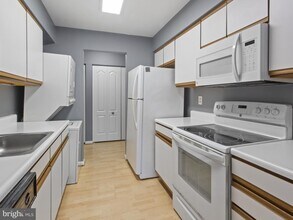 8605 Falls Run Rd in Ellicott City, MD - Building Photo - Building Photo