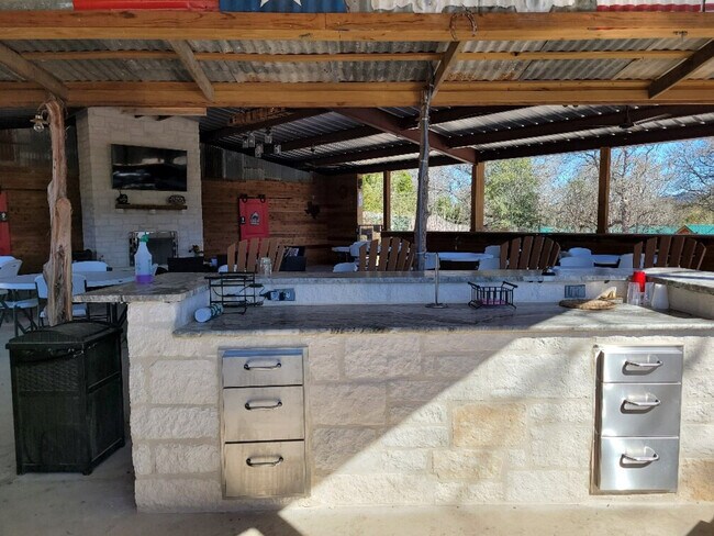 299 Willow Springs Dr, Unit SI ID1505651P in Pipe Creek, TX - Building Photo - Building Photo