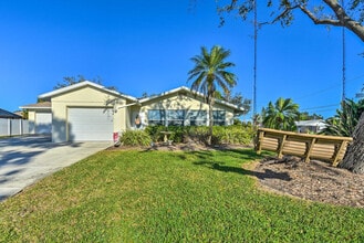 896 S Venice Blvd in Venice, FL - Building Photo - Building Photo