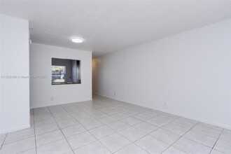 9170 NW 40th St, Unit 102-2 in Coral Springs, FL - Building Photo - Building Photo