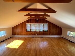 16 S Beach Rd, Unit Studio Apartment in Southampton, NY - Foto de edificio - Building Photo