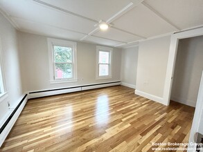 15 Saratoga St, Unit 2 in Boston, MA - Building Photo - Building Photo