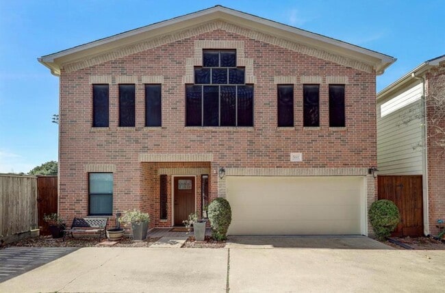 5661 Larkin St in Houston, TX - Building Photo - Building Photo