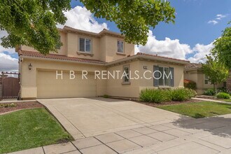 381 W Miramonte Dr in Mountain House, CA - Foto de edificio - Building Photo