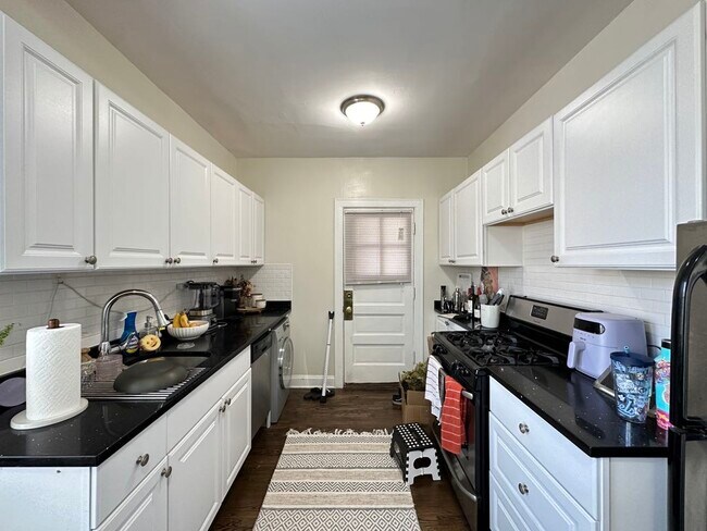 3819.5 N Greenview Ave in Chicago, IL - Building Photo - Building Photo