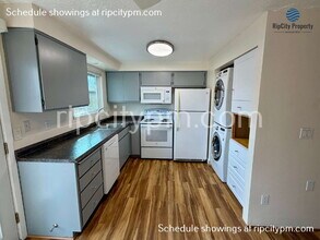 11837 SE Gladstone St in Portland, OR - Building Photo - Building Photo