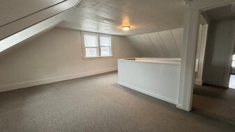 46 Walnut St in Palmer, MA - Building Photo