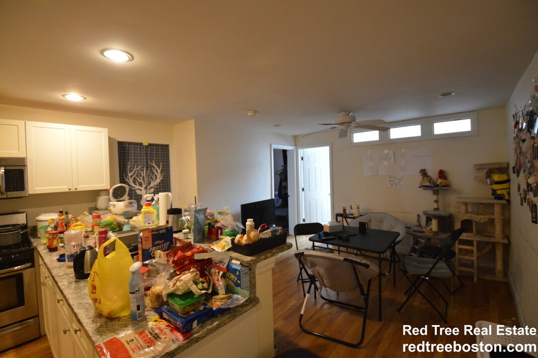 56 Egmont St in Brookline, MA - Foto de edificio