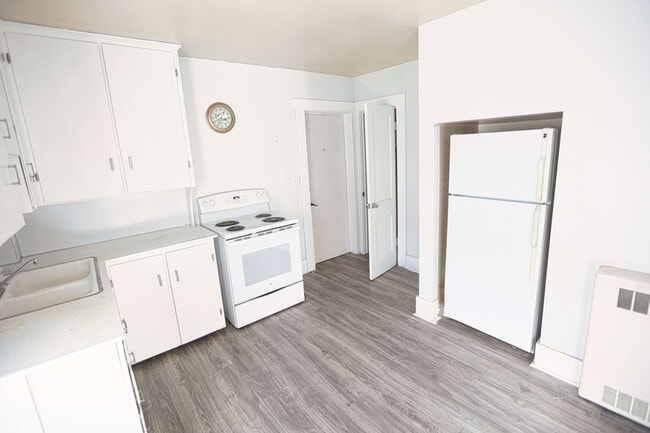 326 E Savidge St in Spring Lake, MI - Building Photo - Building Photo