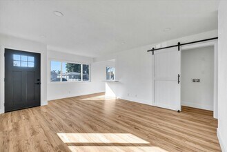 18442 Patterson Ln in Huntington Beach, CA - Building Photo - Building Photo