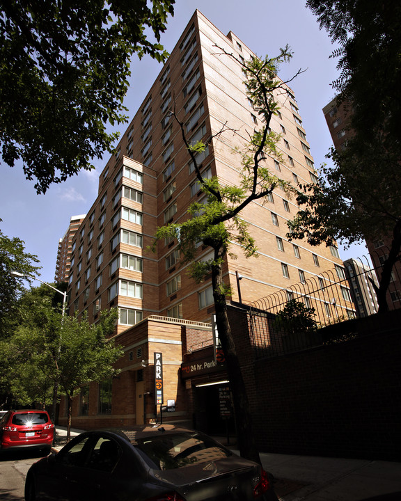 339 E 28th St in New York, NY - Building Photo