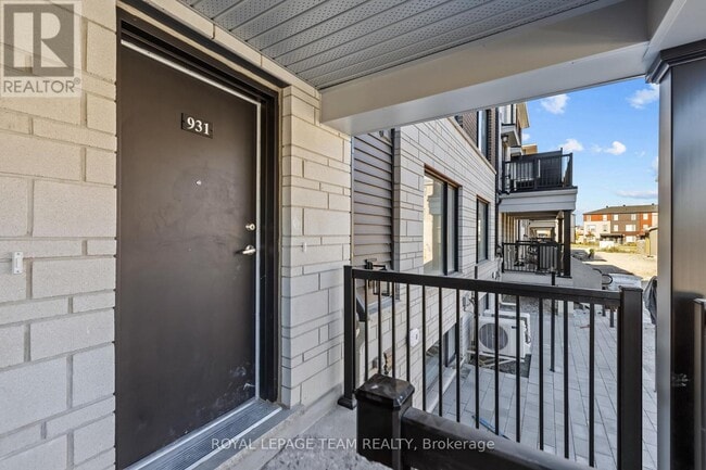 931 Creekway Private in Ottawa, ON - Building Photo - Building Photo