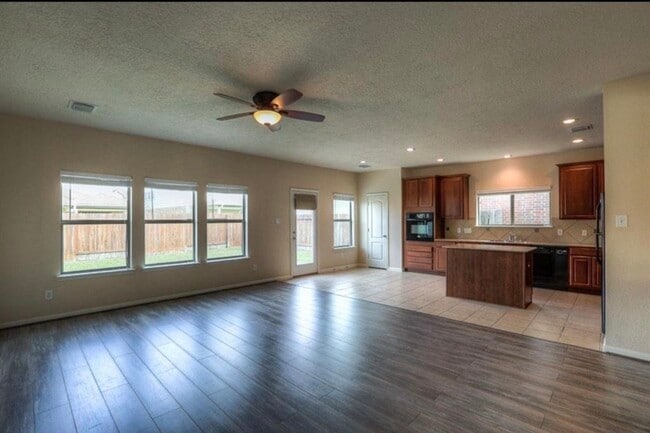 29610 Legends Glen Dr
